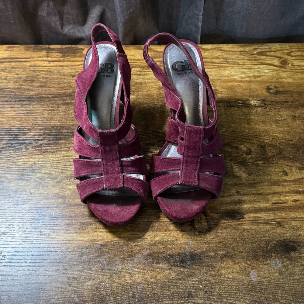 Gianni Bini A Train Heels Size 8.5